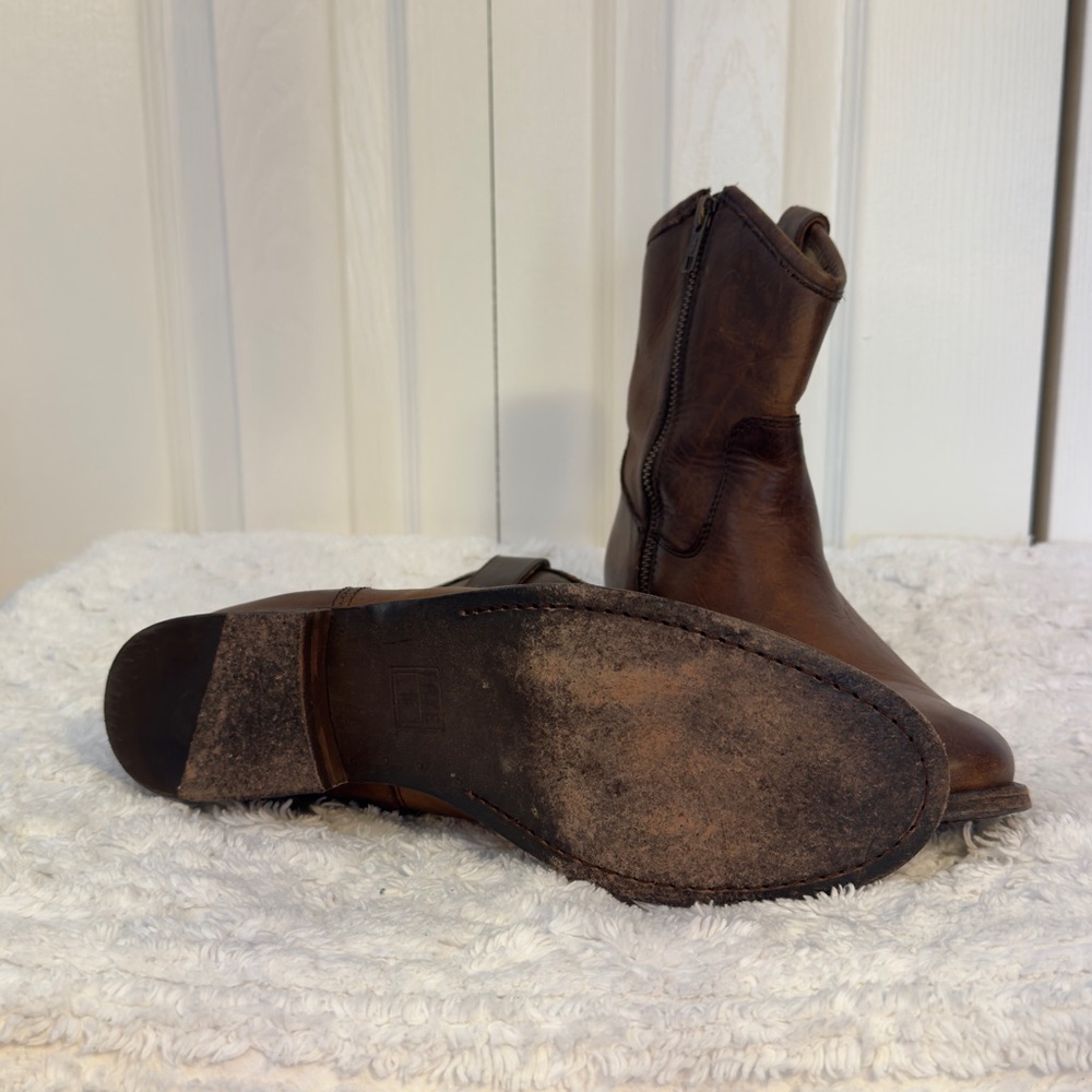 Frye Melissa Button Short Boot. Distressed leather. 8 B. Gently worn - Picture 7 of 13